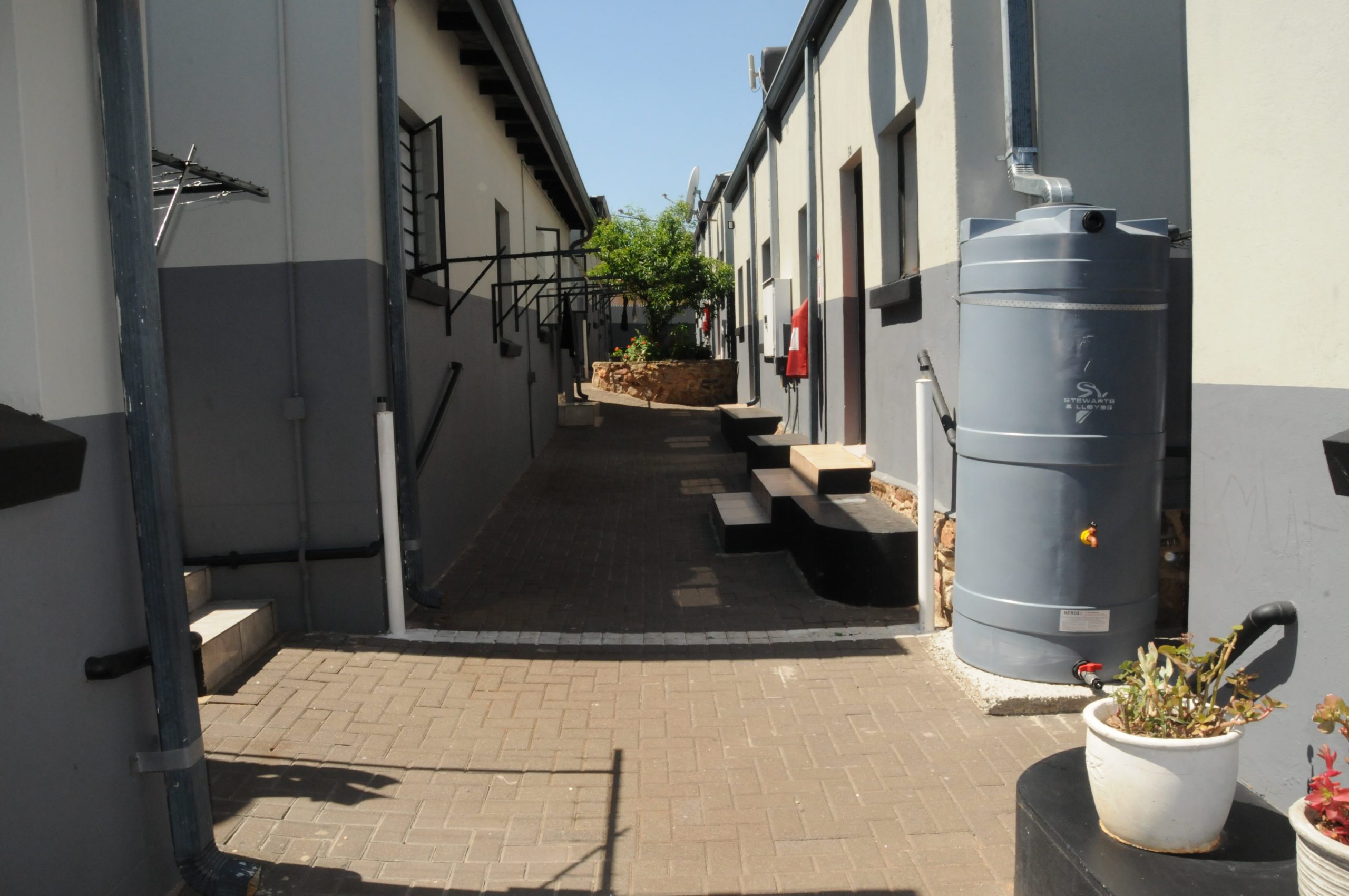 Ekuphumuleni Village exterior