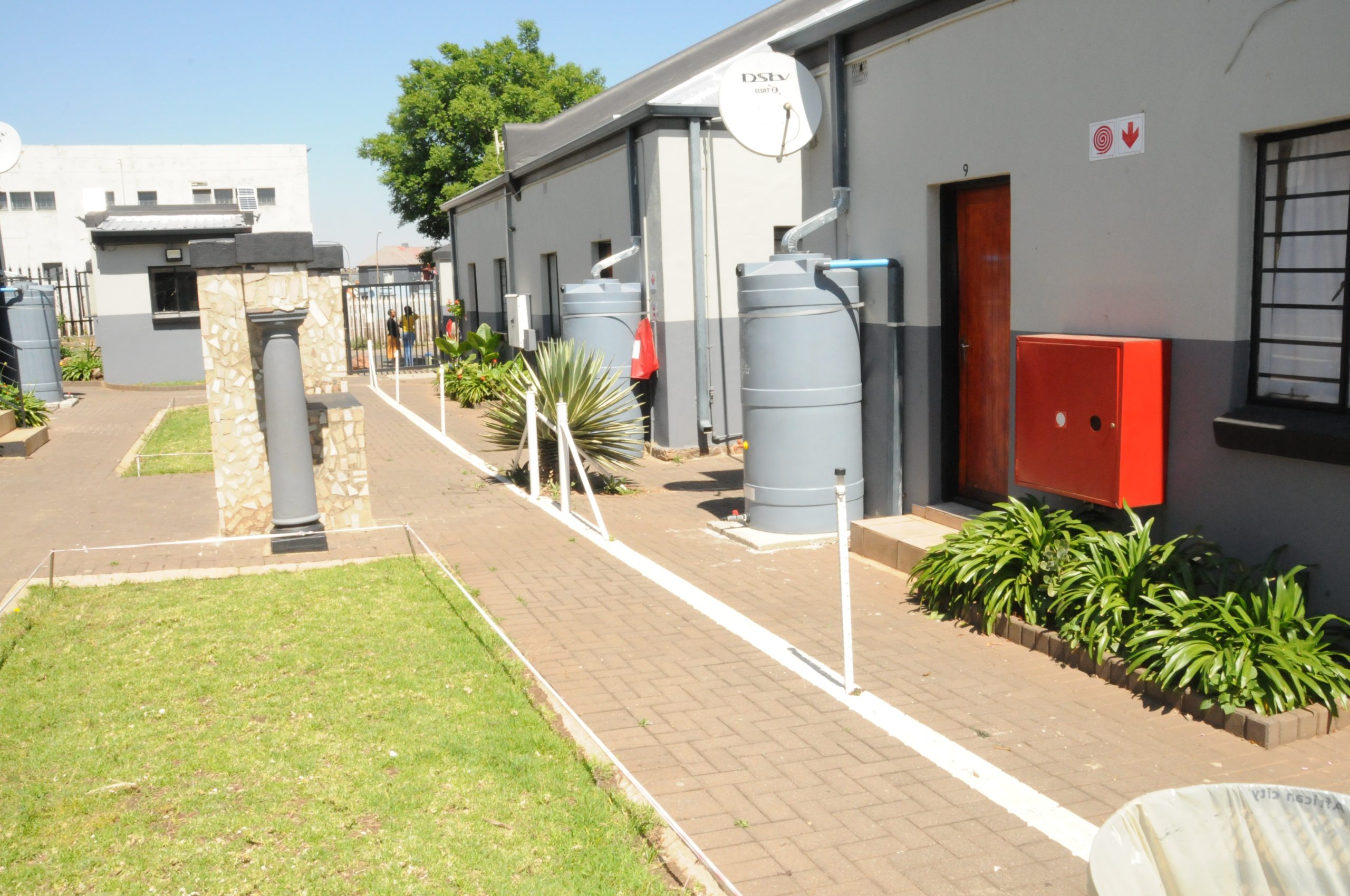 Ekuphumuleni Village exterior